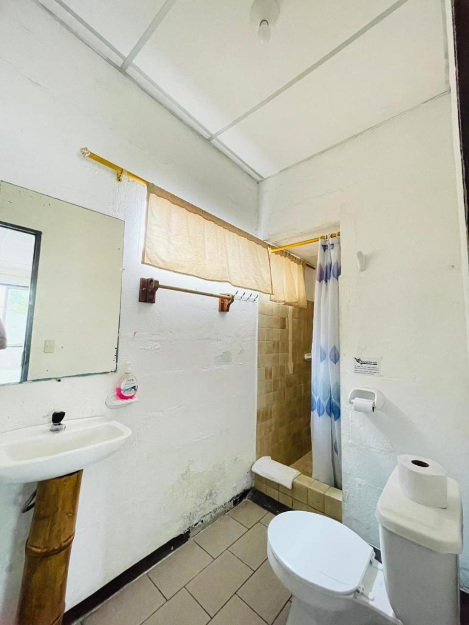 Hostal Darwin Пуэрто-Айора Экстерьер фото