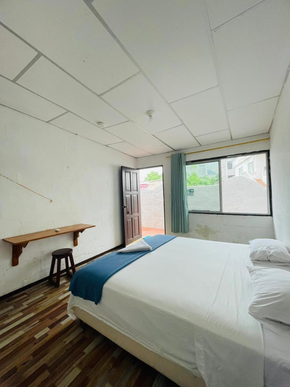 Hostal Darwin Пуэрто-Айора Экстерьер фото