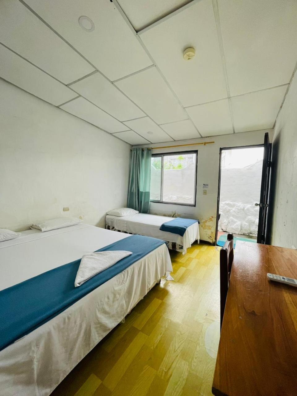 Hostal Darwin Пуэрто-Айора Экстерьер фото